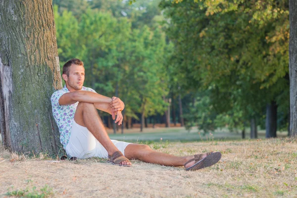 Portrait of a Man in a city park — Stock Photo, Image