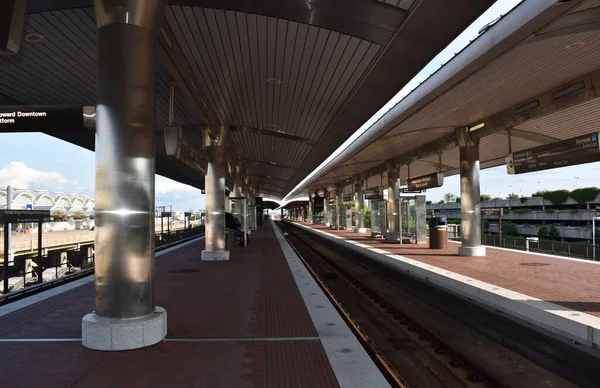 Arlington Usa 2021 Július Wmata Metrotrain Station Ronald Reagan Washington — Stock Fotó