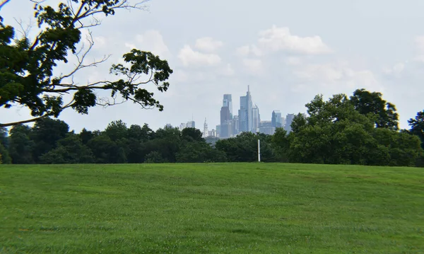 Philadelphia Usa Juli 2021 Zicht Philadelphia Skyline Vanaf Belmont Plateau — Stockfoto