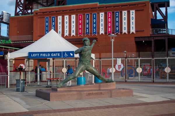 Philadelphia Pennsylvania Usa September 2021 Staty Phillies Hall Fame Vänster — Stockfoto