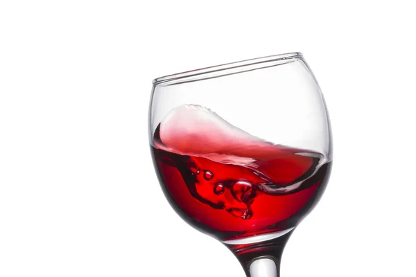 Ljus Våg Rött Vin Ett Glas Drink Druvor Vit Bakgrund — Stockfoto