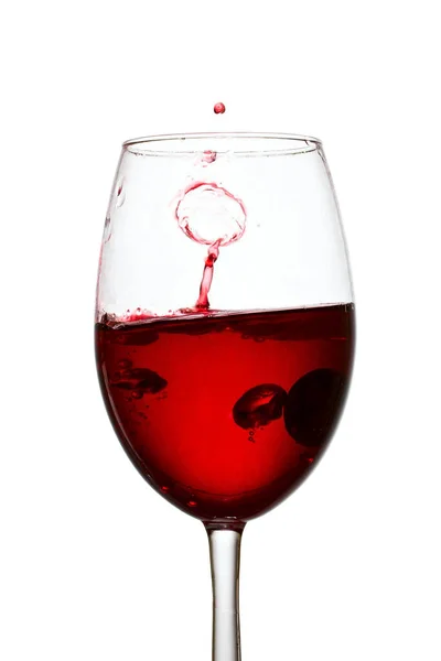 Spritzer Rotwein Ähnlich Einem Lasso Einem Glas Auf Weißem Hintergrund — Stockfoto