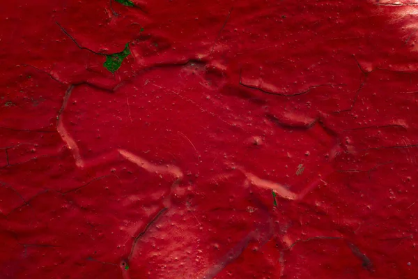 滑らかな金属表面をカバーしない赤い塗料の質感神秘的な暗い亀裂デザインのためのグランジ背景 — ストック写真