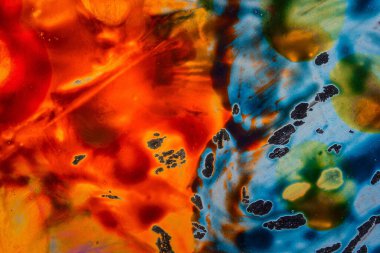 Suluboya ile boyanmış gizemli soyutlama tasarım için heyecan verici bir atmosfer arkaplanı