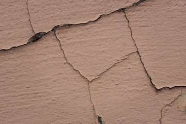 güzel desenler eski bina duvarında ince çatlaklar tasarlamak için yakın plan arka plan