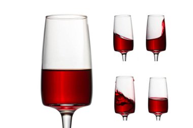 Beyaz arka plan alkol kavramına çeşitli güzellikteki beş kadeh kırmızı şarap.