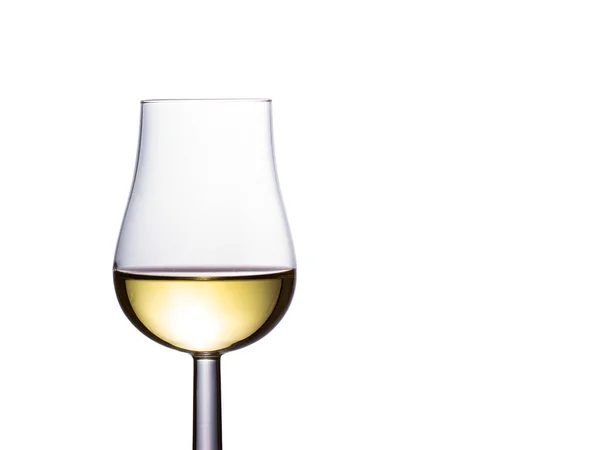 Jasne Białe Wino Pięknym Kieliszku Bliska Pyszny Napój Alkoholowy Winogron — Zdjęcie stockowe