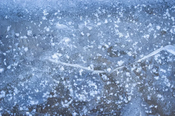 冬季童话般的蓝冰质感美丽的自然冷季冰冻的水 — 图库照片