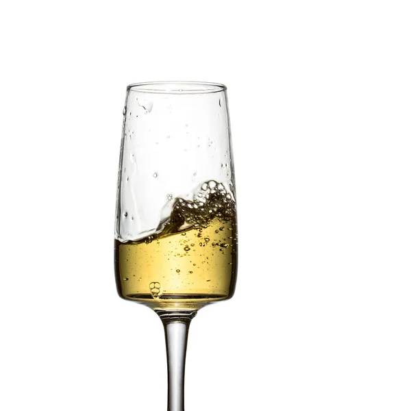 Σταγόνες Και Φυσαλίδες Λευκού Κρασιού Ένα Διάφανο Ποτήρι Μια Όμορφη — Φωτογραφία Αρχείου
