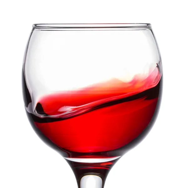 Красное Вино Брызги Стакане Крупным Планом Белом Фоне Яркий Алкогольный — стоковое фото