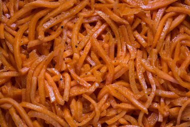 Kara biberli havuç desenli Koreli tasarım için yakın plan yiyecek konsepti