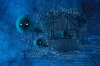 Hayaletler gece ormanlarında mavi bir ağaçla uçarlar. Vahşi yaşam ve cadılar bayramı kavramı saftır ve etrafta kimse yoktur.