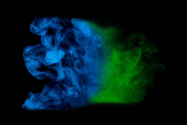 Μπλε Πράσινο Σύννεφο Ατμού Τσιγάρου Γκρο Πλαν Σκοτεινό Φόντο Σαγηνευτική — Φωτογραφία Αρχείου