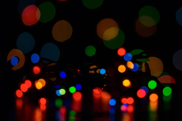 Niewyraźne Światła Girlandy Boże Narodzenie Partii Jasne Kolorowe Różne Wielkości — Zdjęcie stockowe