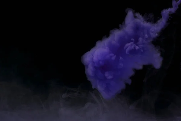 Загадочная Абстракция Синий Акварель Распыляется Над Сигаретным Дымом Мистической Абстракции — стоковое фото
