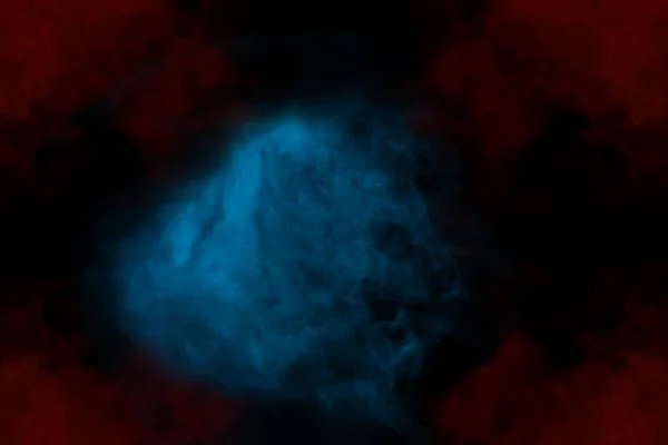 Голубое Мистическое Облако Сигаретного Пара Посреди Абстракции Концепции Курения Красных — стоковое фото