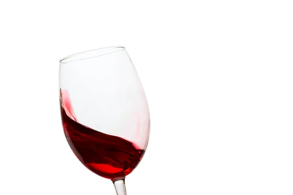 Vino Tinto Fresco Vaso Inclinado Sobre Fondo Blanco Bebida Apetitosa — Foto de Stock