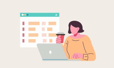 Elinde bir bardak kahve tutan ve laptopta çalışan bir kadın.