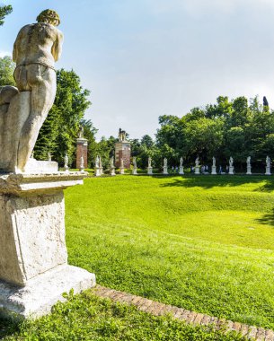 Castelfranco Veneto 'daki Revedin Bolasco villasının manzarası. 8 Haziran 2019 Castelfranco Veneto, Treviso - İtalya