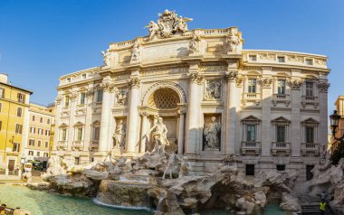 Roma 'daki Trevi Çeşmesi manzarası. Ağustos 2019 Roma, Lazio - İtalya