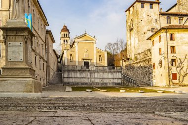 Feltre 'deki Vittorio Emanuele Meydanı' ndan görüntü. 3, 2020 Feltre, Veneto - İtalya