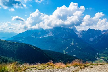 Dağların güzel manzarası