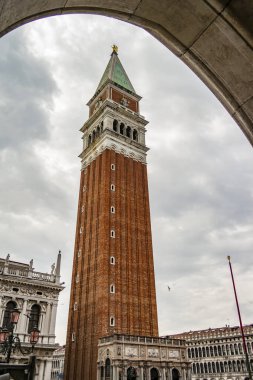 Venedik, Veneto, İtalya 'daki San Marco çan kulesinin manzarası