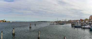 Venedik, Veneto, İtalya 'daki Chioggia gölüne bakın.