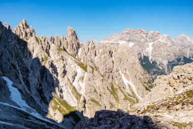 Misurina, Veneto yakınlarındaki Dolomite dağlarının manzarası - İtalya
