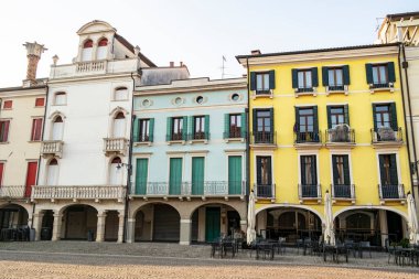 Padua ilindeki Este kasabasındaki evlere bakın. 9 Şubat 2020 Este, Veneto - İtalya