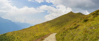 Trentino Alto Adige 'deki Sesto yakınlarındaki Monte Miğfer Sığınağı manzarası - İtalya