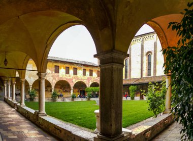 Cordoba, İspanya 'daki eski ortaçağ manastırı manzarası
