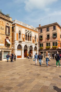 Venedik 'teki İtalyan tiyatrosunun manzarası. 22 Nisan 2019 Venedik, İtalya
