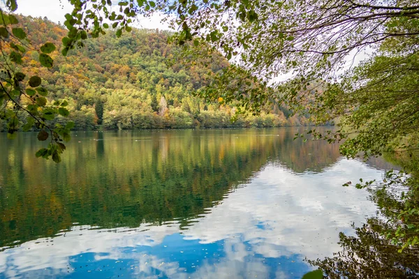 Krásná Krajina Jezerem Pozadí — Stock fotografie