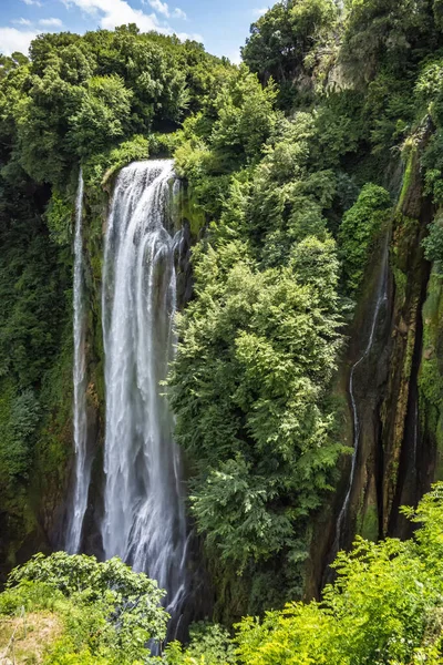 Cascata Nella Foresta — Foto Stock