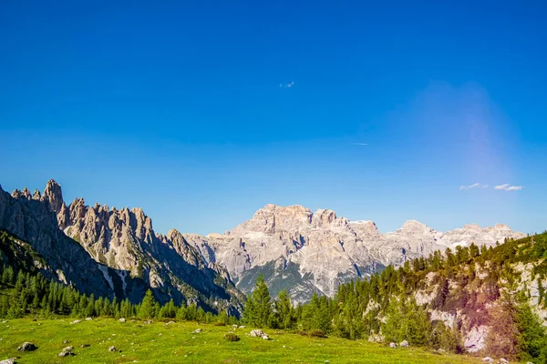 Utsikt Över Bergen Vid Fratelli Fonda Savio Tillflyktsort Belluno Italien — Stockfoto