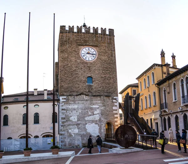 Pohled Středověkou Věž Hodinami Mestre Prosince 2019 Mestre Benátsko Itálie — Stock fotografie