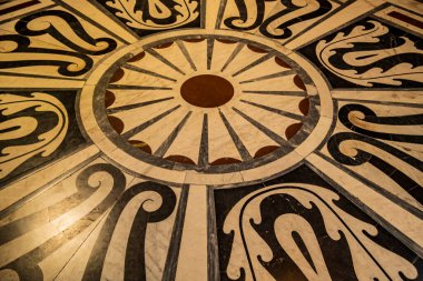 Güneş desenli eski ahşap fayanslar.