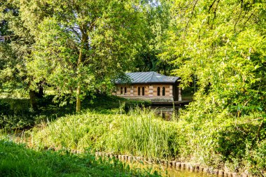 Villa Revedin Bolasco nehrinde evi olan bir park. 8 Haziran 2019 Castelfranco Veneto, Treviso - İtalya