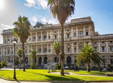 Roma 'daki Temyiz Mahkemesi binasının manzarası. Ağustos 2019 Roma, Lazio - İtalya