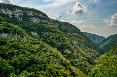Dağların güzel manzarası