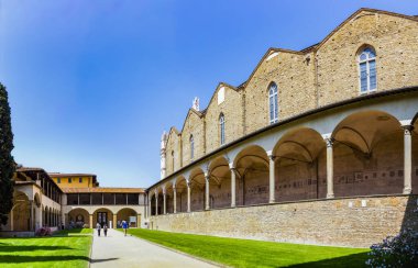 Floransa, Toskana 'daki Santa Croce Kilisesi' nin avlusuna bakın.