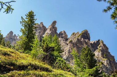 Misurina, Veneto yakınlarındaki Dolomite dağlarının manzarası - İtalya