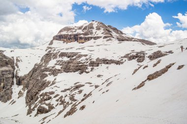 İtalya, Trentino alto Adige, Pordoi Geçidi 'ndeki Maria Sığınağı' ndan dağ manzarası