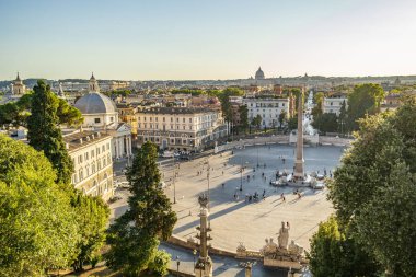 Roma 'daki Pincio adlı panoramik noktadan Piazza del Popolo' nun görüntüsü. 20 Ağustos 2019 Roma, Lazio - İtalya