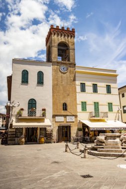 Castiglione del Lago 'daki Piazza Giuseppe Mazzini' ye bakın. 16 Haziran Castiglione del Lago, Umbria - İtalya