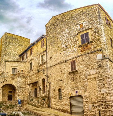 Narni 'deki San Bernardo Meydanı manzarası. Haziran 2018 Narni, Umbria - İtalya