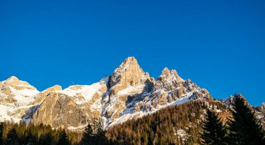 Dağların güzel manzarası
