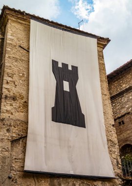 Şehirdeki eski bina.