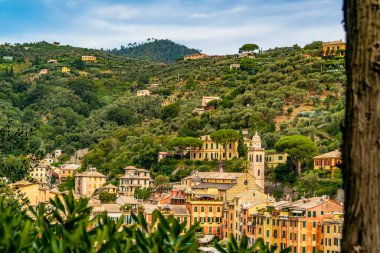 Portofino köyünün manzarası. Ağustos 2019 Portofino, Liguria - İtalya